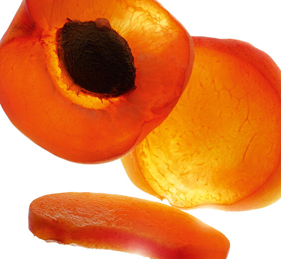 Morela-Organiczny olej morelowy-Prunus armeniaca (apricot) kernel oil