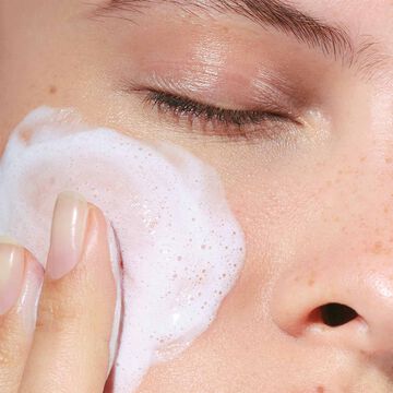 Delikatna pianka łagodząca Soothing Gentle Foaming Cleanser